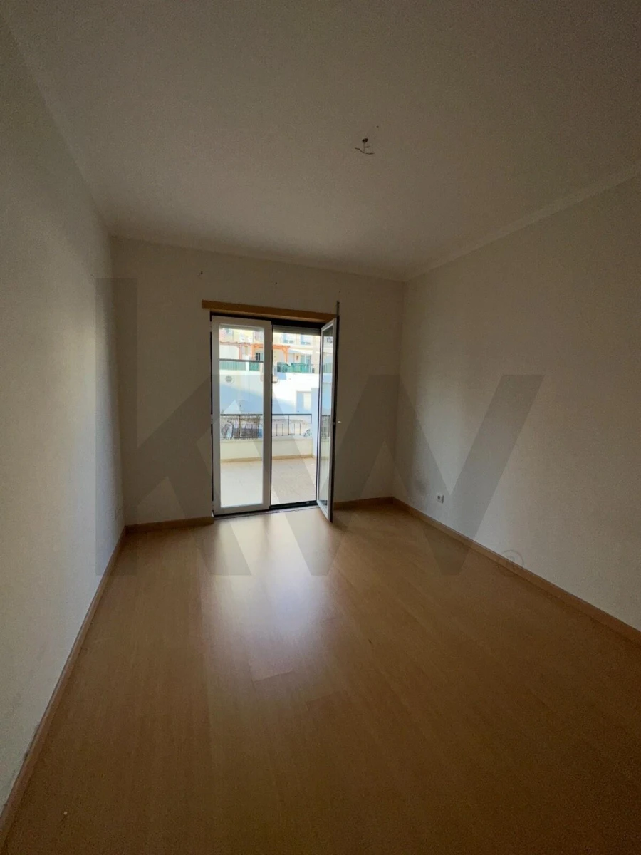 Apartamento T2 para Arrendamento em Mafra Foto 15