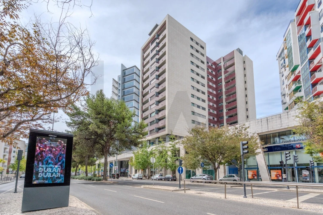 Apartamento T2 para Arrendamento em Olivais Foto 38