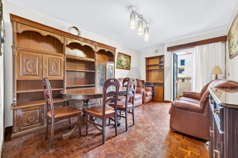 Apartamento T2 para Venda em Santo Antonio Foto 6