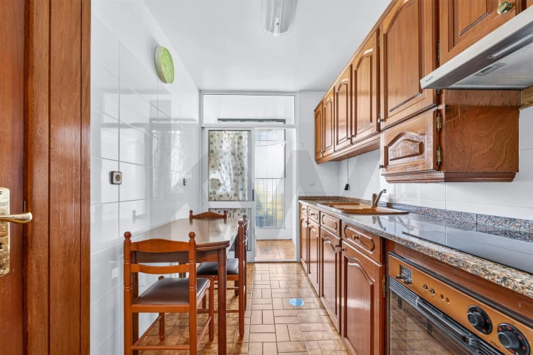 Apartamento T2 para Venda em Santo Antonio Foto 15