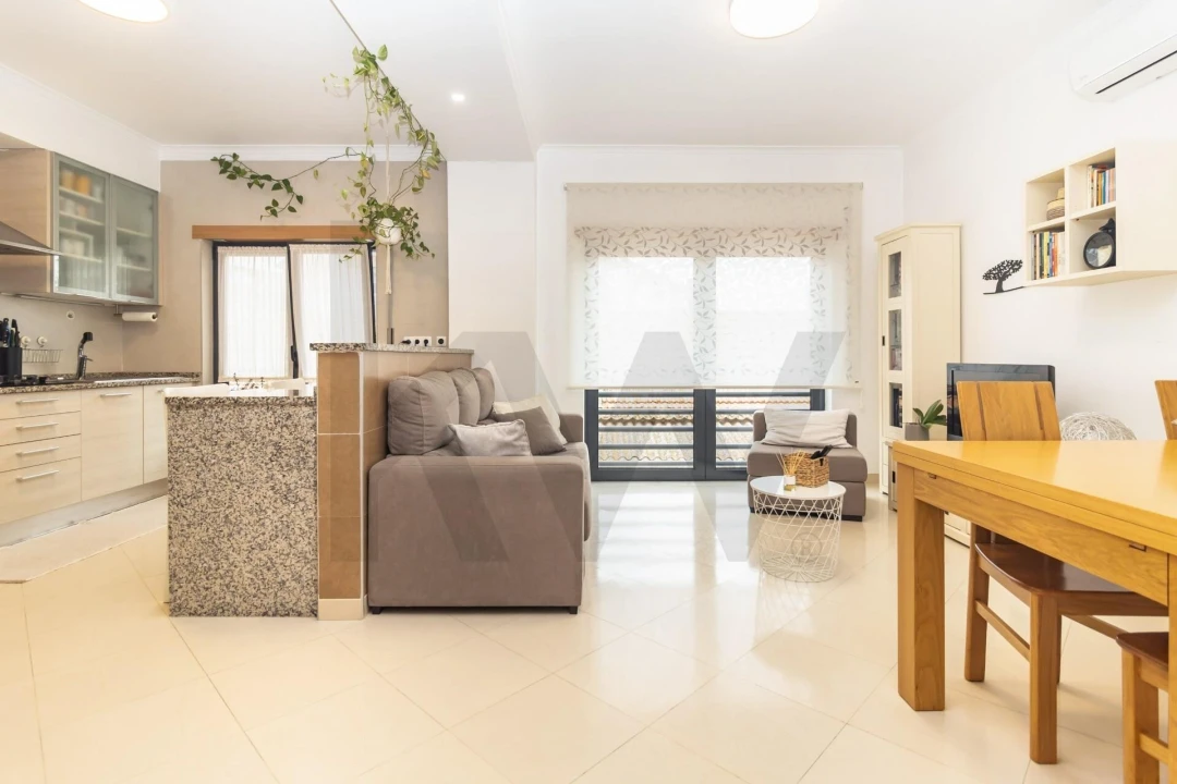 Apartamento T2 para Venda em Amora Foto 2