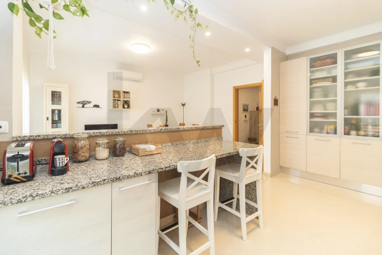Apartamento T2 para Venda em Amora Foto 11