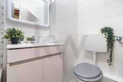 Apartamento T2 para Venda em Baixa da Banheira e Vale da Amoreira