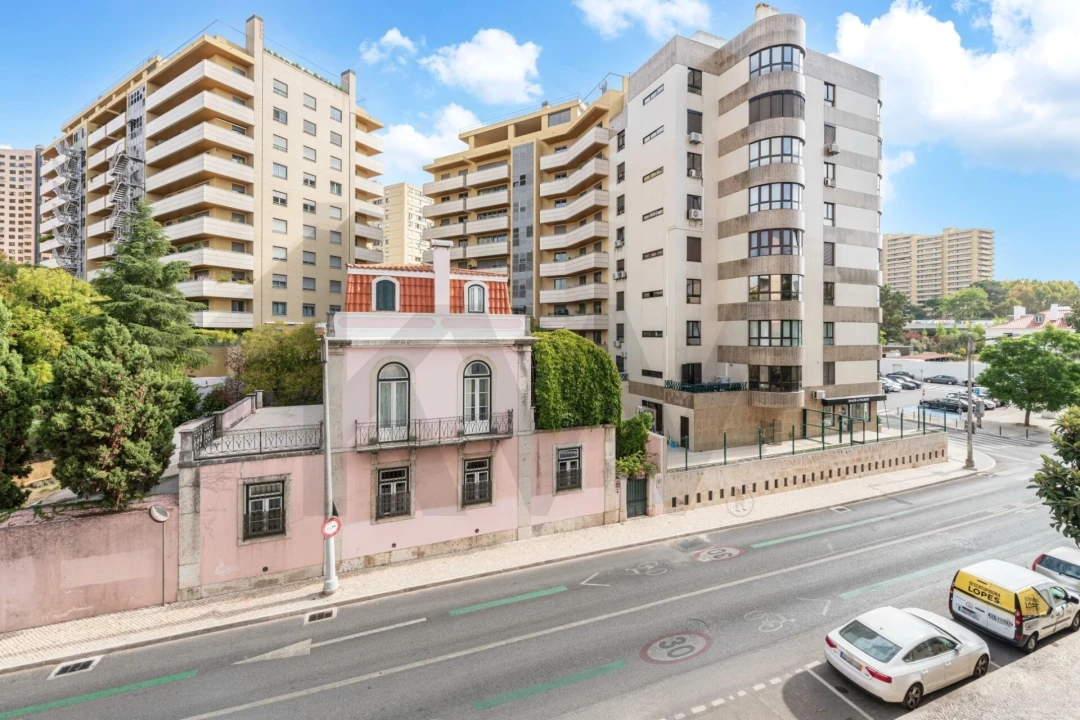 Apartamento T5 para Venda em São Domingos de Benfica Foto 20