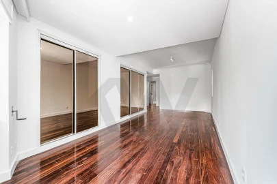 Apartamento T5 para Venda em São Domingos de Benfica