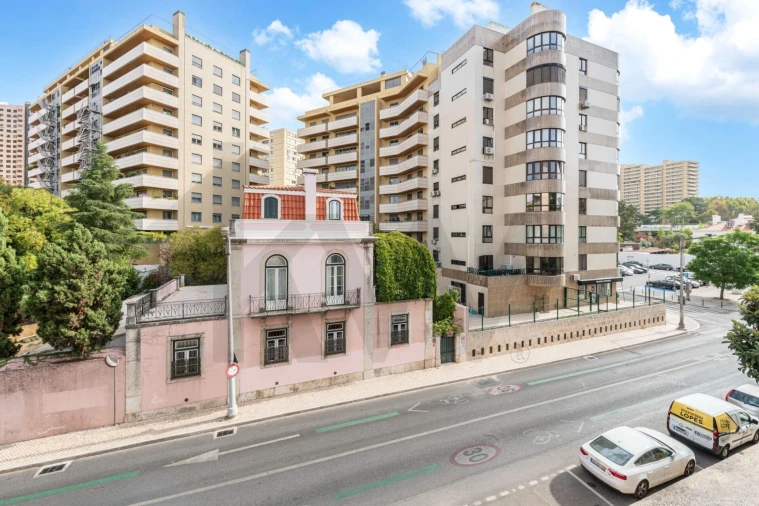 Apartamento T5 para Venda em São Domingos de Benfica Foto 20