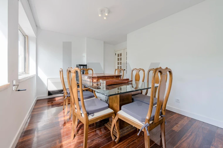 Apartamento T5 para Venda em São Domingos de Benfica Foto 6