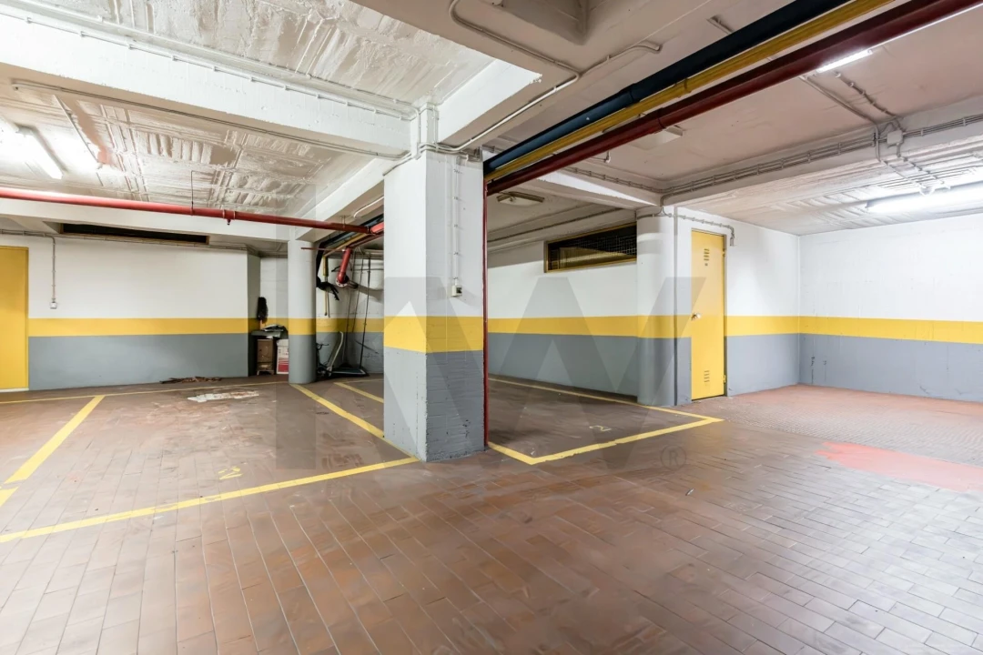 Apartamento T5 para Venda em São Domingos de Benfica Foto 19