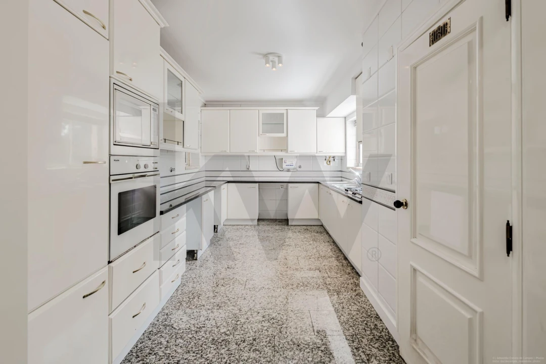 Apartamento T5 para Venda em São Domingos de Benfica Foto 8