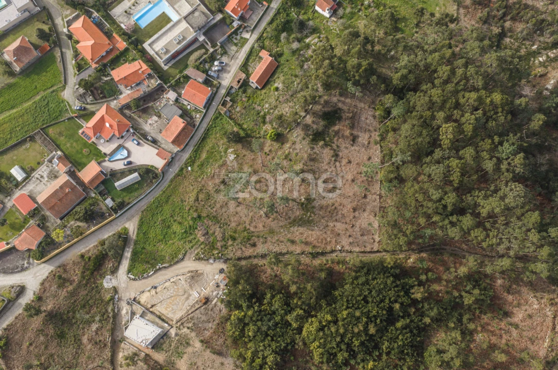Terreno para Venda em Carreço Foto 3