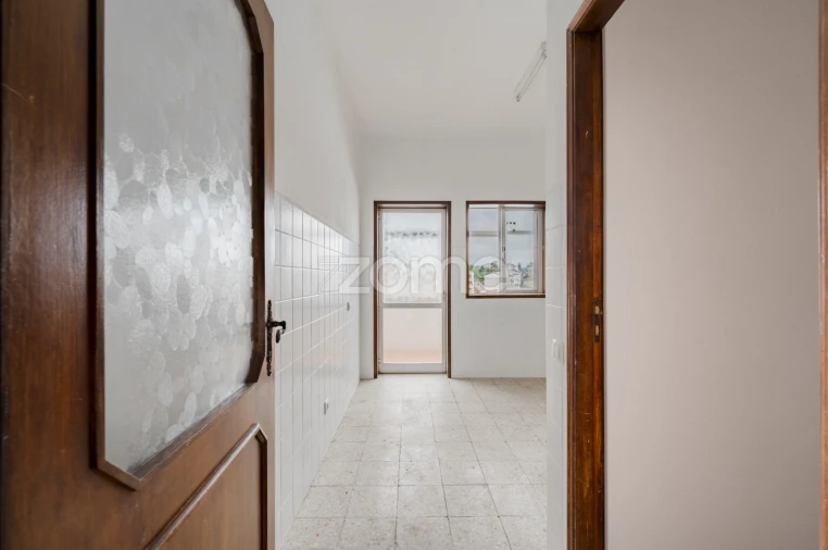 Apartamento T3 para Arrendamento em Selho (São Jorge) Foto 8