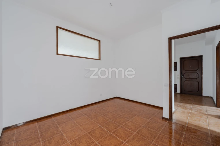 Apartamento T3 para Arrendamento em Selho (São Jorge) Foto 18