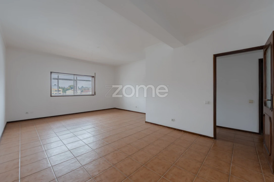 Apartamento T3 para Arrendamento em Selho (São Jorge) Foto 6