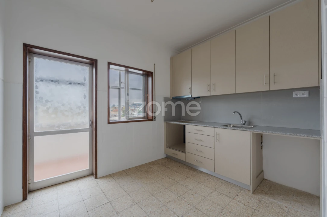 Apartamento T3 para Arrendamento em Selho (São Jorge) Foto 10