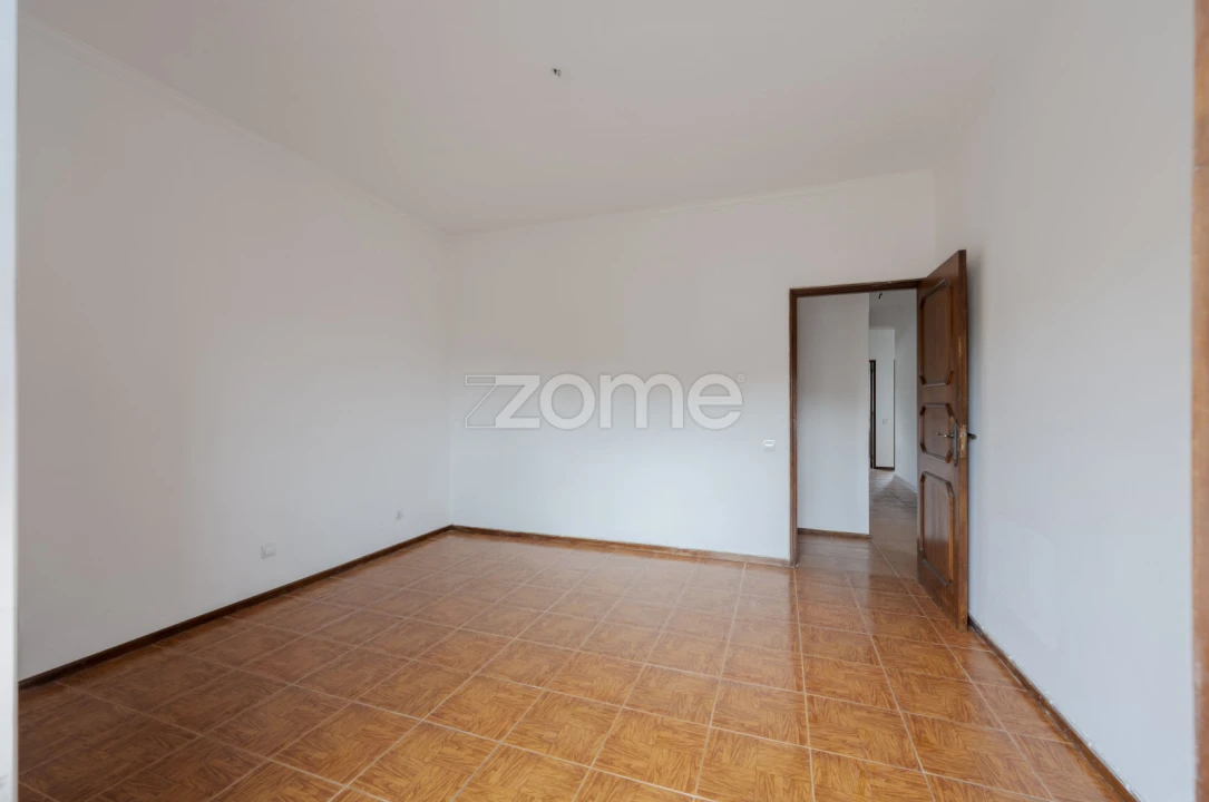 Apartamento T3 para Arrendamento em Selho (São Jorge) Foto 21