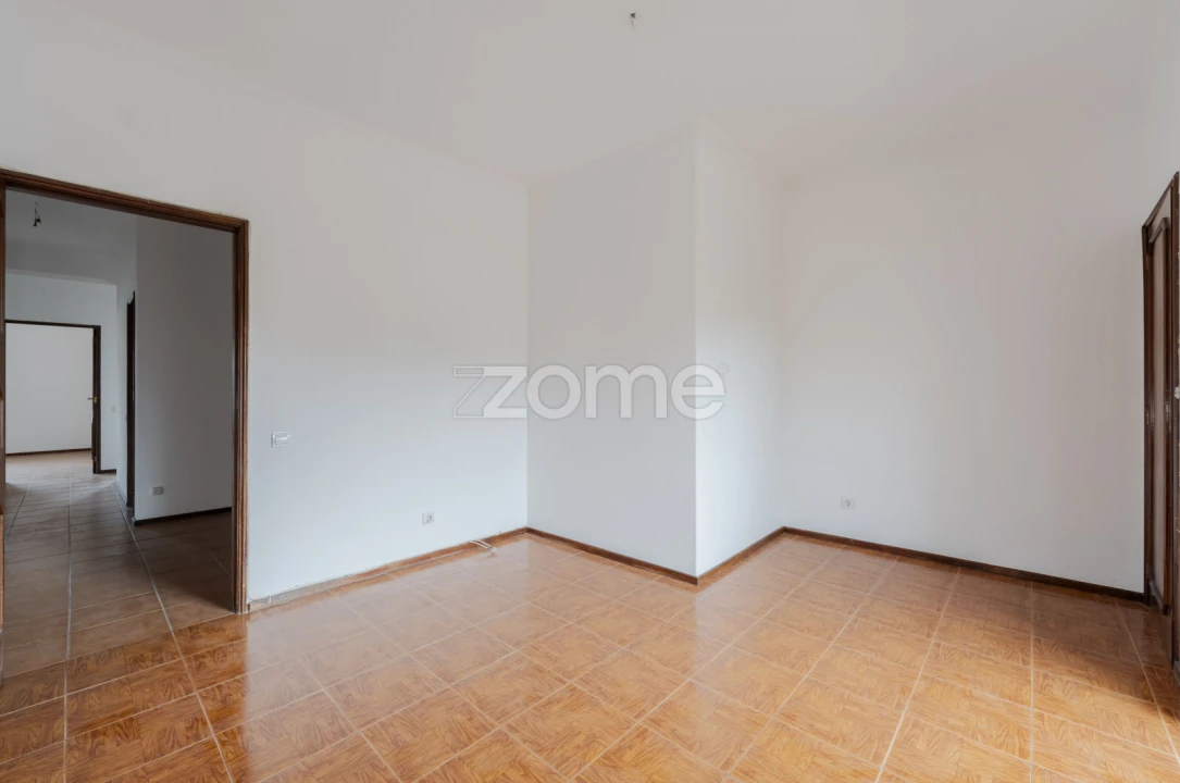 Apartamento T3 para Arrendamento em Selho (São Jorge) Foto 7