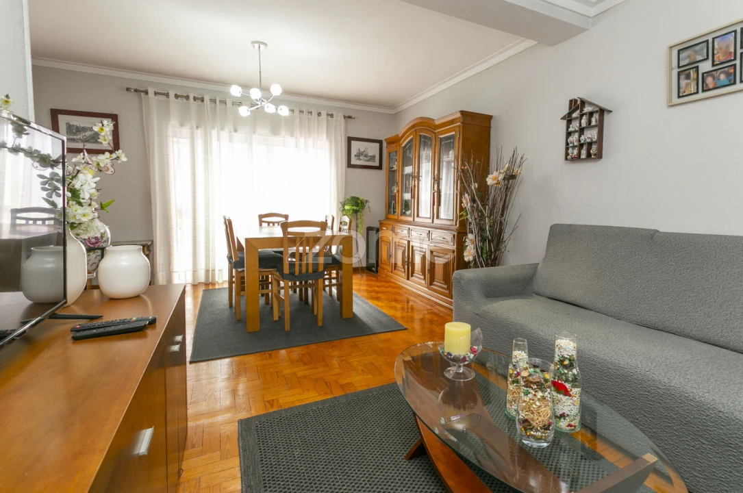 Apartamento T2 para Venda em Fânzeres e São Pedro da Cova Foto 1