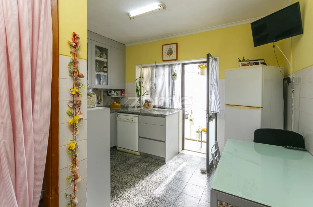 Apartamento T2 para Venda em Fânzeres e São Pedro da Cova Foto 15