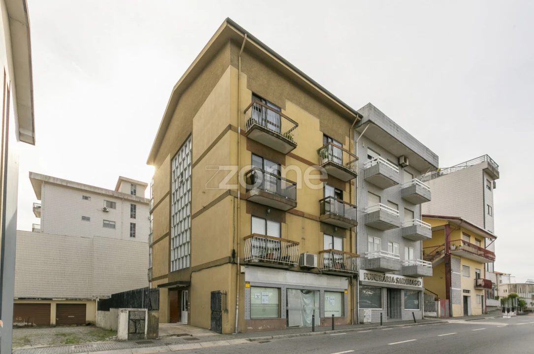 Apartamento T2 para Venda em Fânzeres e São Pedro da Cova Foto 19