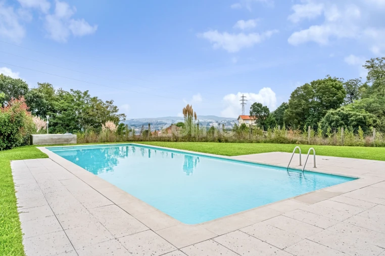 Apartamento T3 para Venda em Oliveira do Douro Foto 2