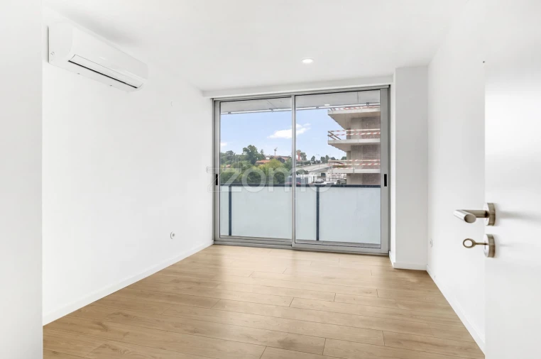 Apartamento T3 para Venda em Oliveira do Douro Foto 15
