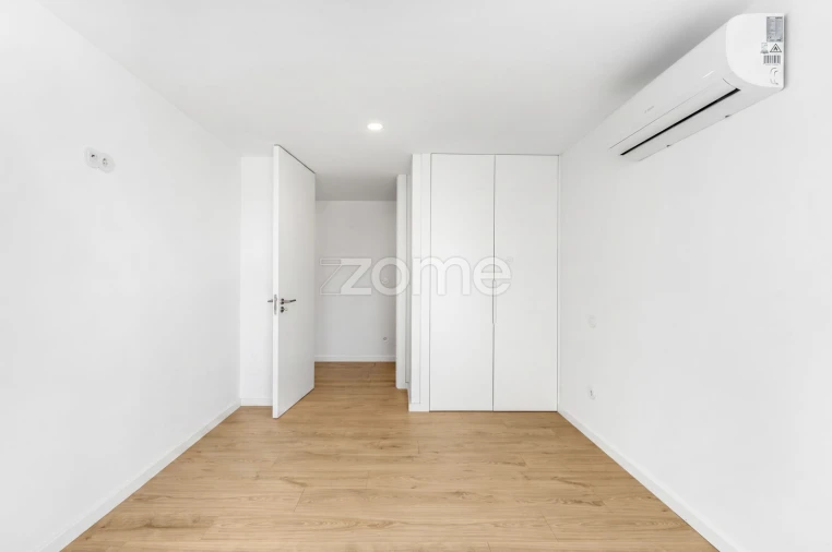 Apartamento T3 para Venda em Oliveira do Douro Foto 16