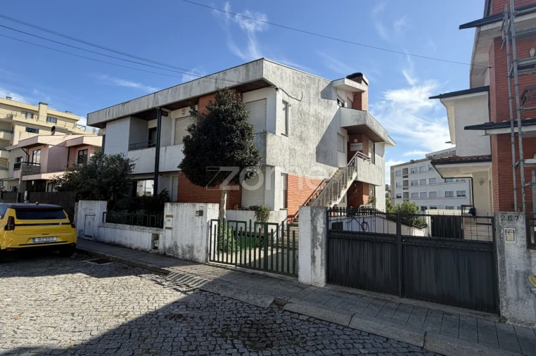 Apartamento T3 para Arrendamento em Cidade da Maia Foto 14