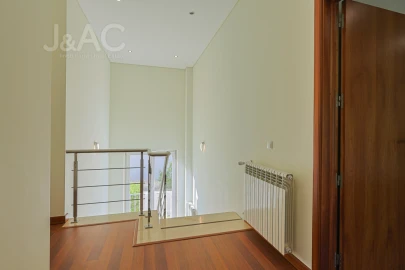 Moradia T4 para Venda em Rio de Mouro