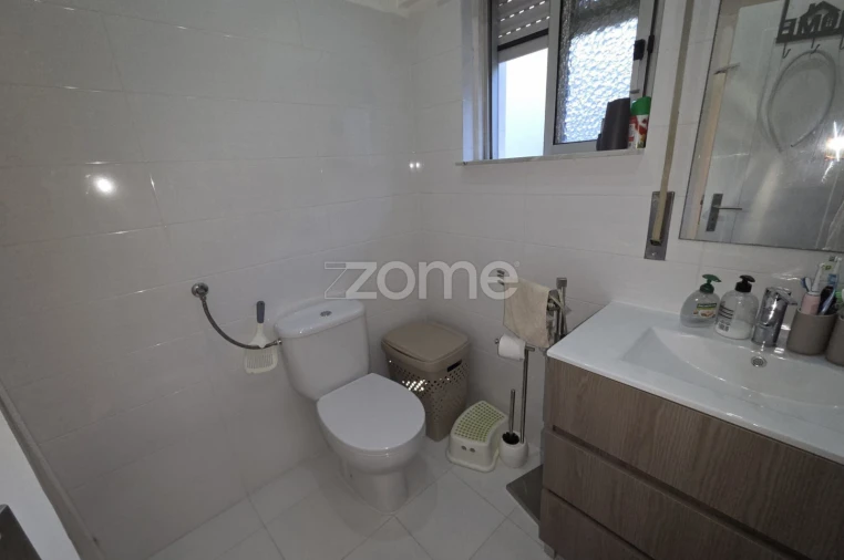 Apartamento T2 para Arrendamento em Odivelas Foto 17