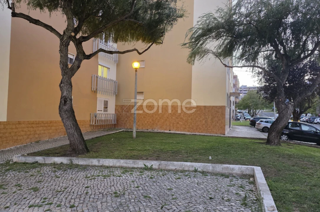Apartamento T2 para Arrendamento em Odivelas Foto 10