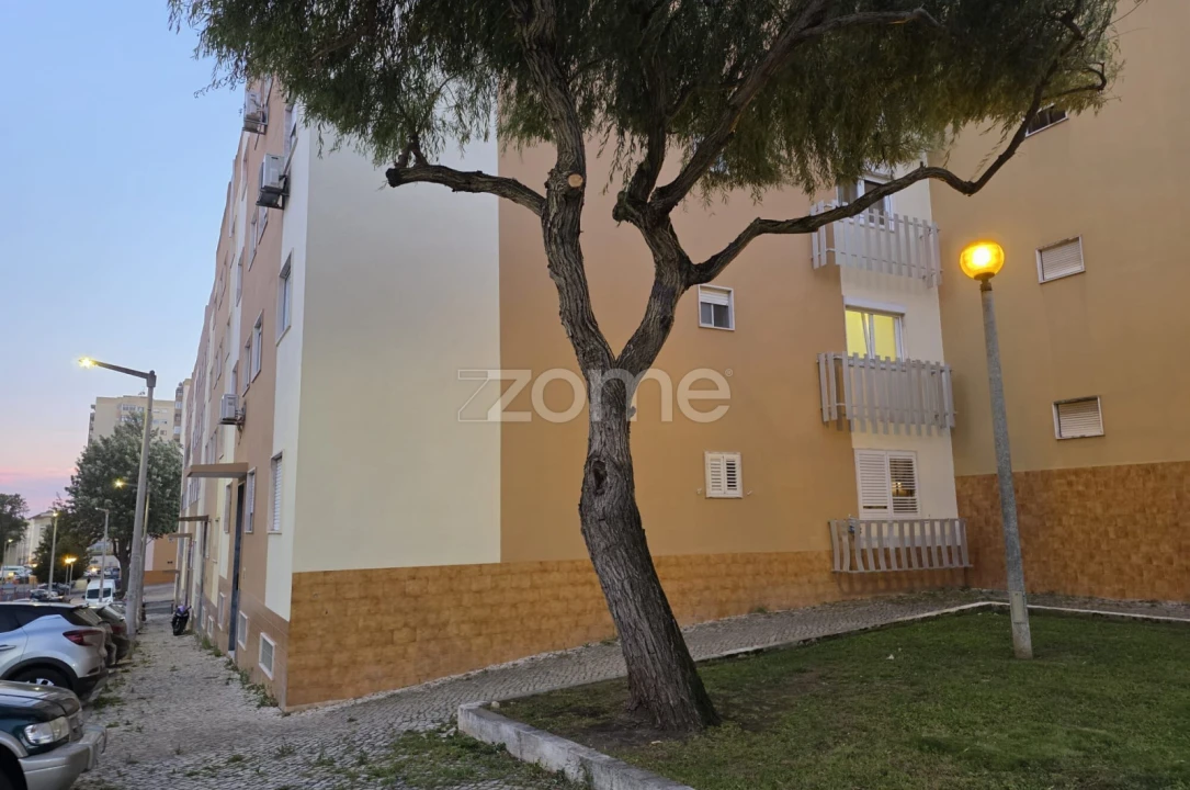 Apartamento T2 para Arrendamento em Odivelas Foto 8
