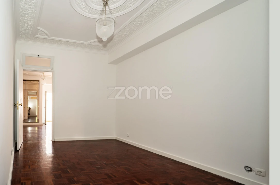 Apartamento T2 para Arrendamento em Misericórdia Foto 10