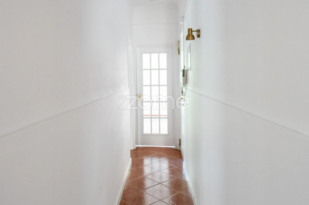 Apartamento T2 para Arrendamento em Misericórdia Foto 5