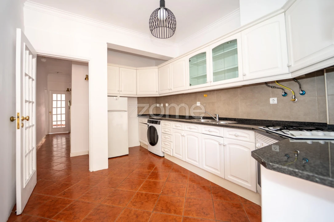 Apartamento T2 para Arrendamento em Misericórdia Foto 13