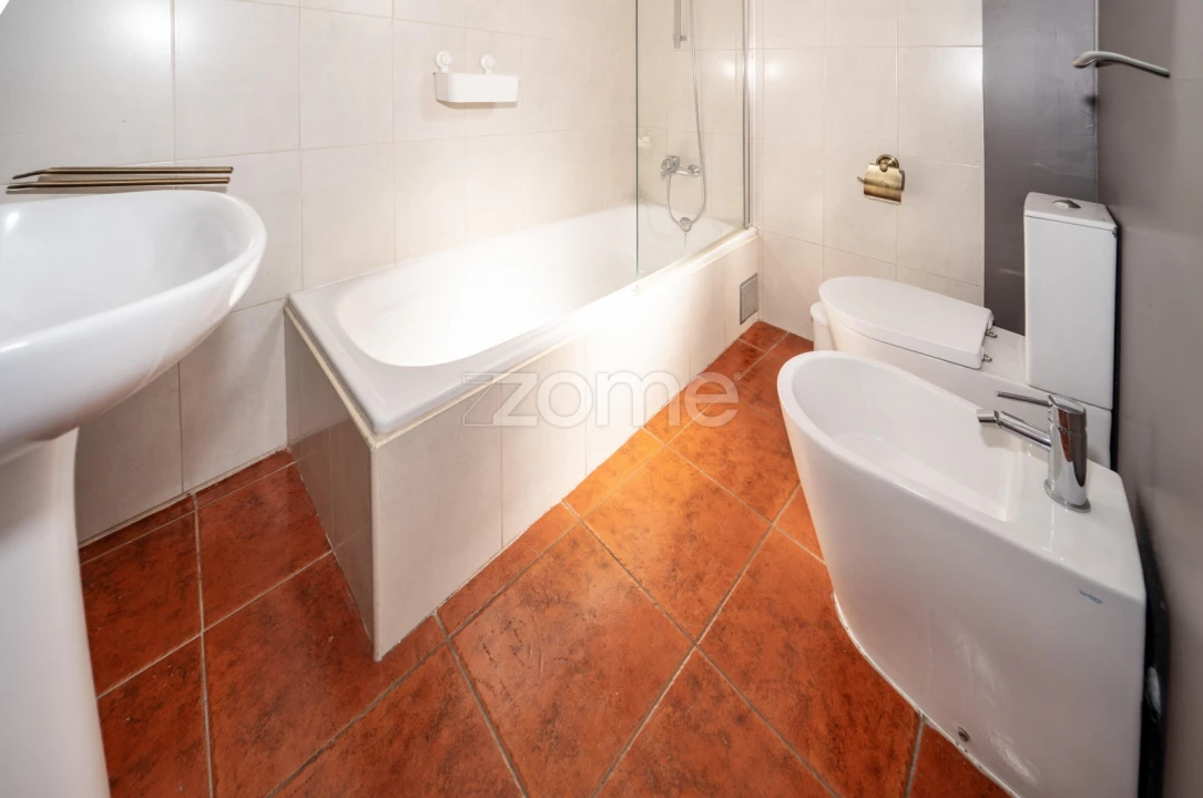 Apartamento T2 para Arrendamento em Misericórdia Foto 18