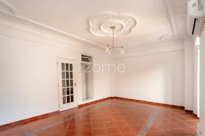 Apartamento T2 para Arrendamento em Misericórdia