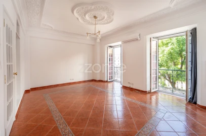 Apartamento T2 para Arrendamento em Misericórdia