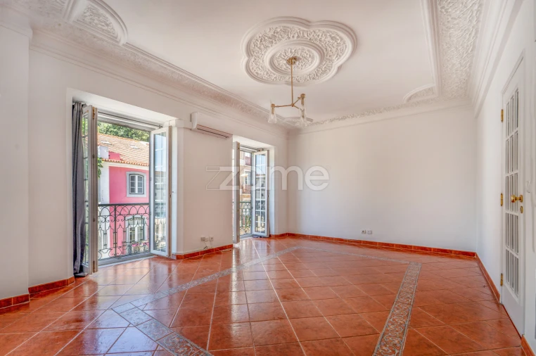 Apartamento T2 para Arrendamento em Misericórdia Foto 2