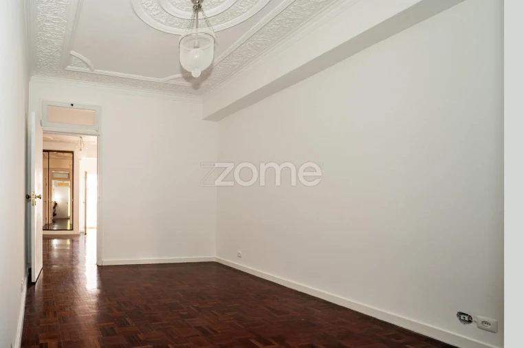 Apartamento T2 para Arrendamento em Misericórdia Foto 10