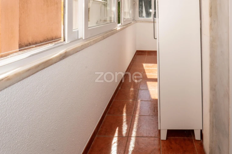 Apartamento T2 para Arrendamento em Misericórdia Foto 16