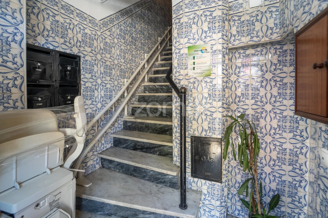 Apartamento T2 para Arrendamento em Misericórdia Foto 19