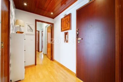 Apartamento T2 para Venda em Carnaxide e Queijas