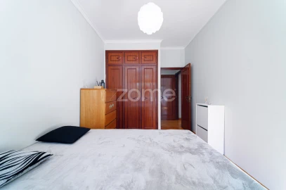 Apartamento T2 para Venda em Carnaxide e Queijas