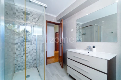 Apartamento T2 para Venda em Carnaxide e Queijas