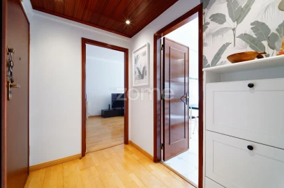 Apartamento T2 para Venda em Carnaxide e Queijas