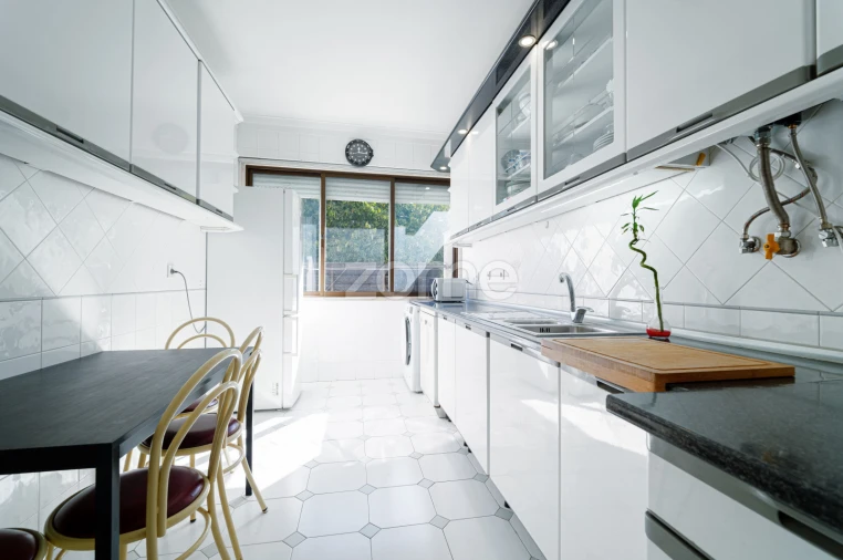 Apartamento T2 para Venda em Carnaxide e Queijas Foto 5