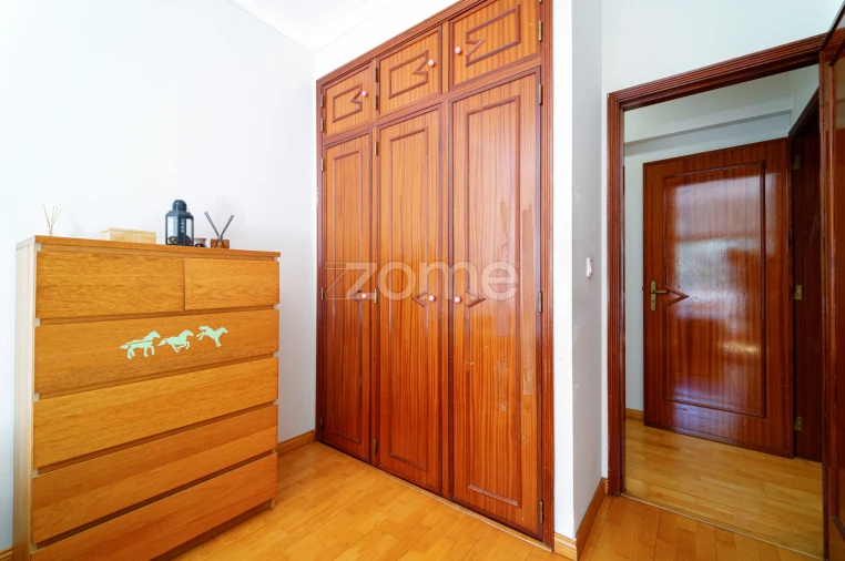 Apartamento T2 para Venda em Carnaxide e Queijas Foto 9