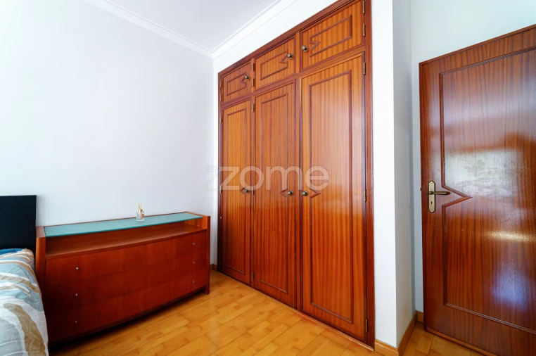 Apartamento T2 para Venda em Carnaxide e Queijas Foto 14