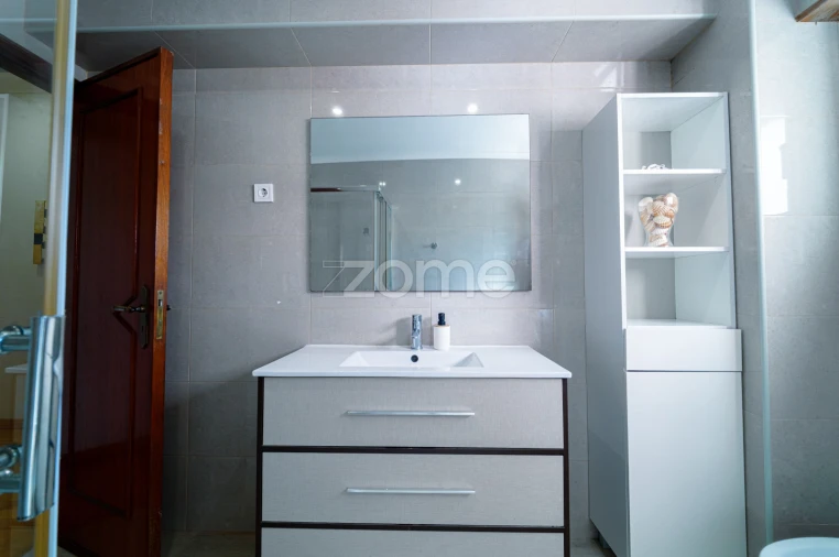 Apartamento T2 para Venda em Carnaxide e Queijas Foto 17