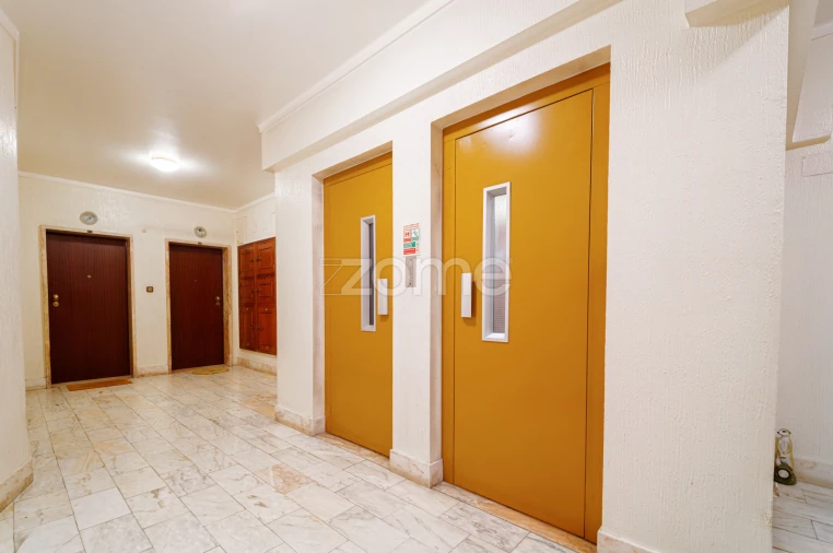 Apartamento T2 para Venda em Carnaxide e Queijas Foto 21
